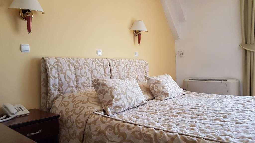 Tino & Hotell Ohrid
