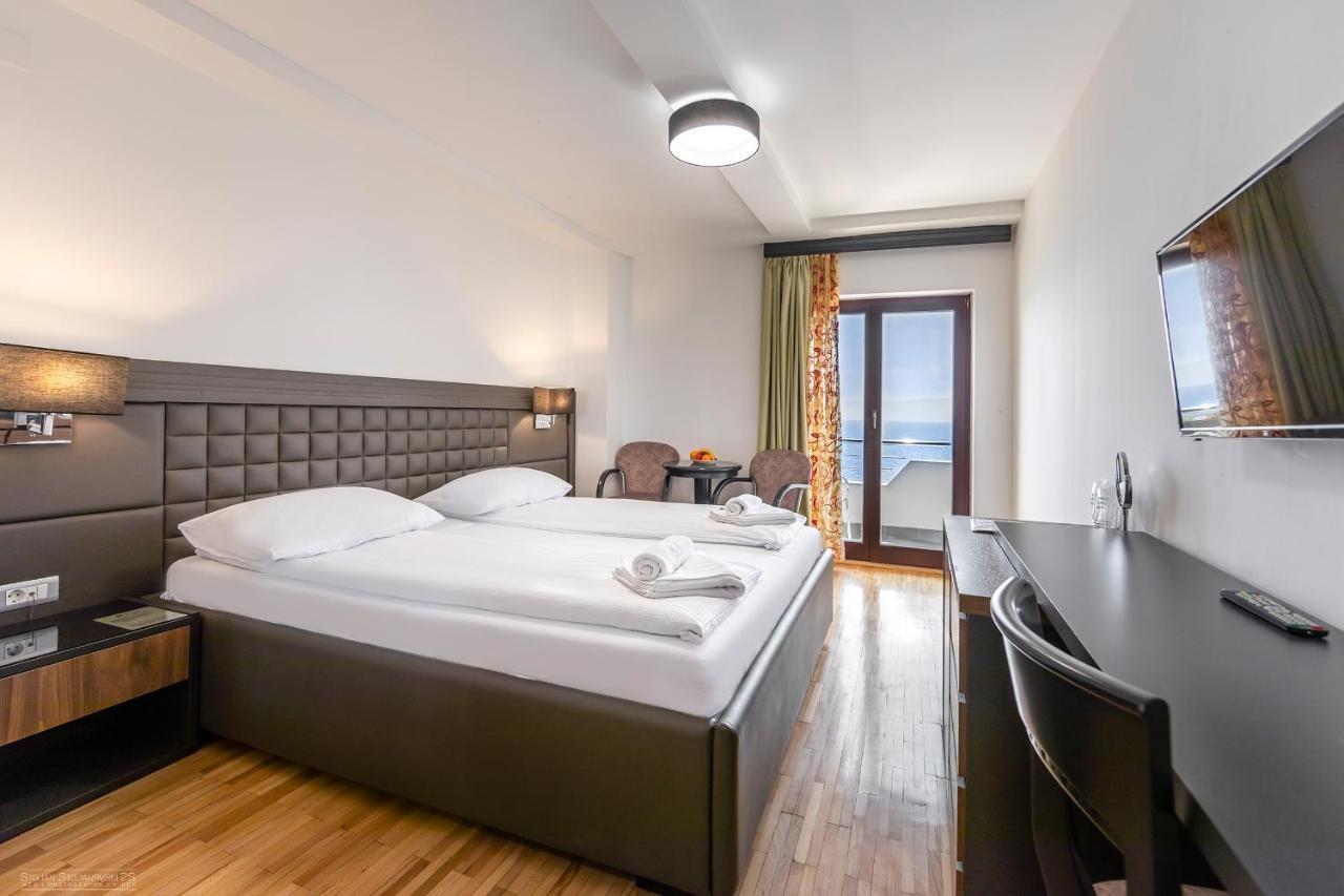 Tino & Hotell Ohrid
