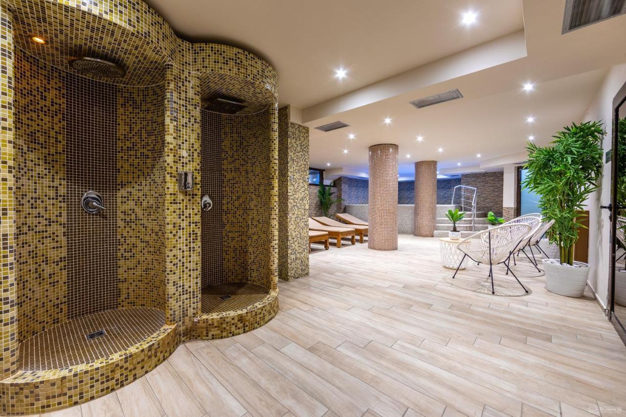 Tino & Hotell Ohrid