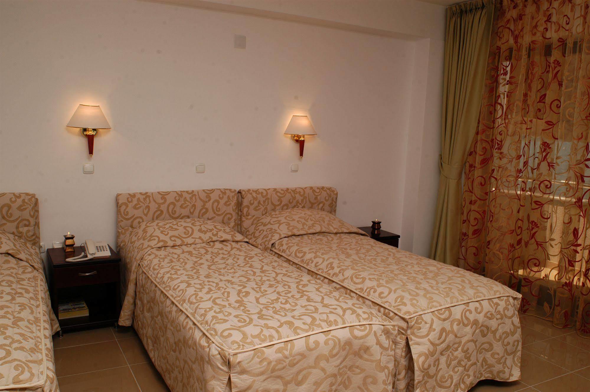 Tino & Hotell 4*